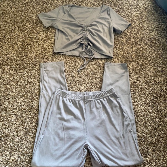 💖 2/$25 Zaful Cinched Top & High Waisted Pant Set - Picture 3 of 7